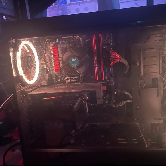 Gaming pc and monitor - Picture 2 of 3